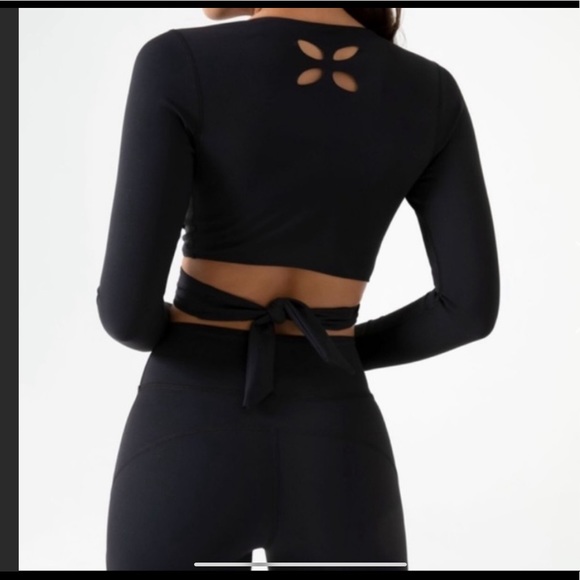 Gigi C / Carbon 38 Tina Wrap Black in Small - Picture 2 of 3